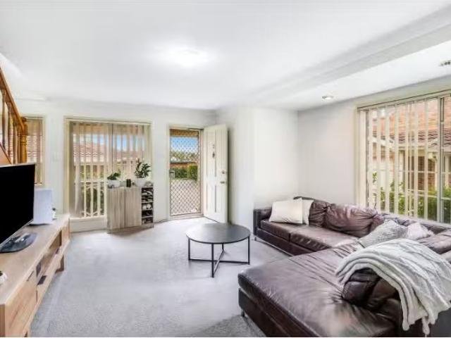 2/258 Port Hacking Road, MIRANDA Townhouse for rent Listed by.