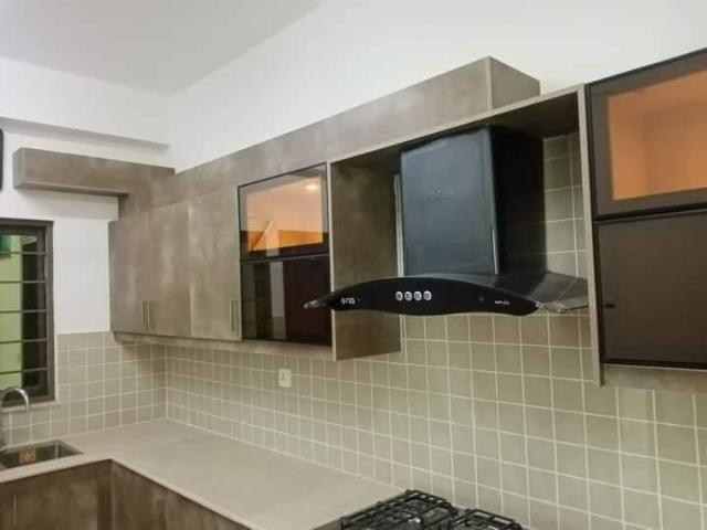 2250 Ft² Flat for Rent