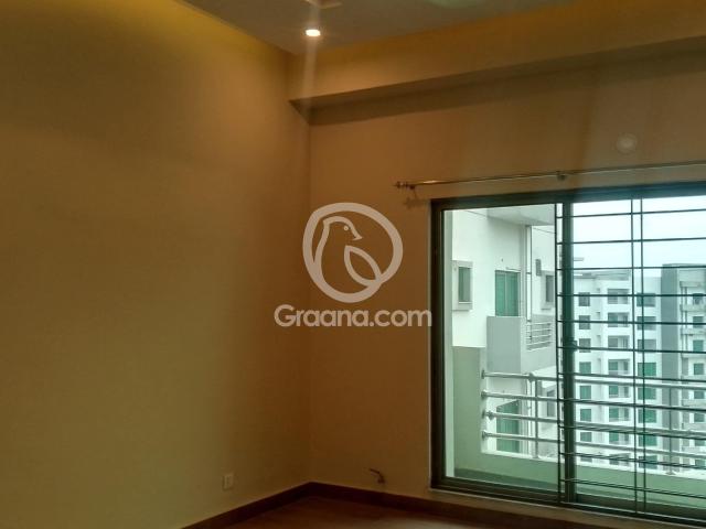 2250 Ft² Flat for Rent