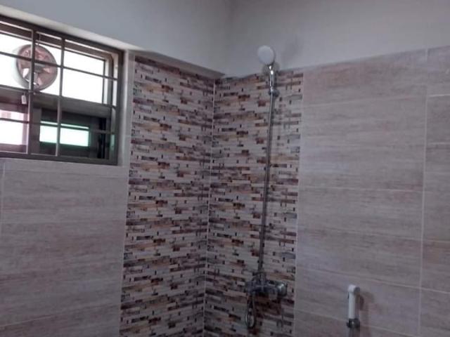 2250 Ft² Flat for Rent