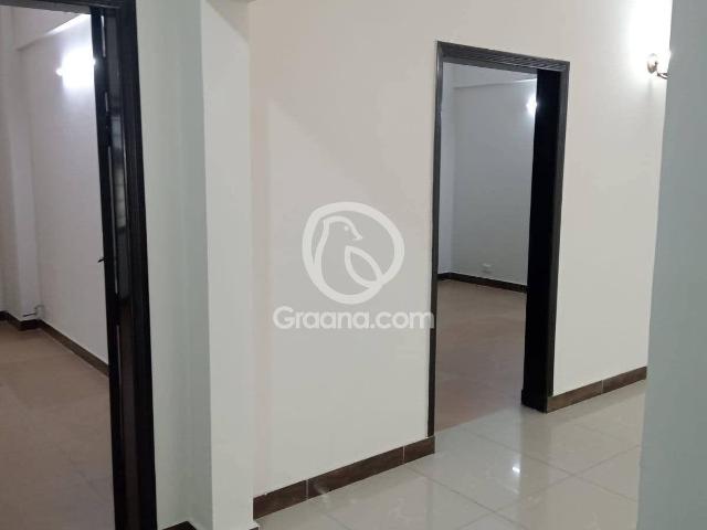 2250 Ft² Flat for Rent