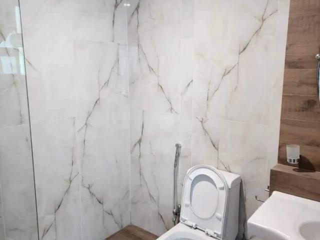 2250 Ft² Flat for Sale