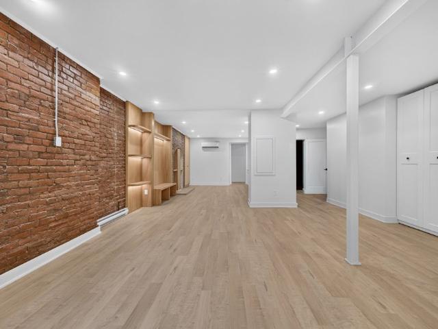 2250 Rue St Antoine O Montréal Le Sud Ouest, QC H3J