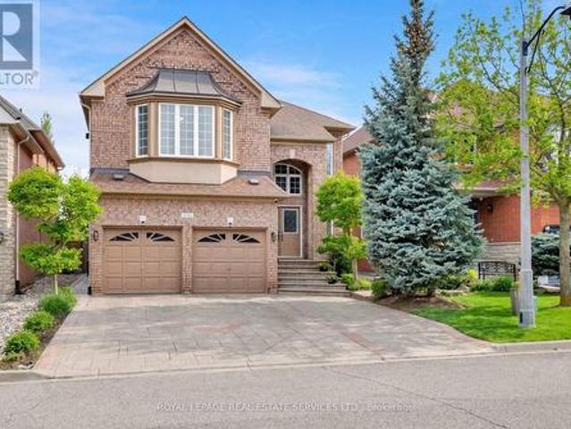 2252 Foxfield Road, Oakville, ON, L6M 4C5 house for sale | Listing ID W13065 | Royal LePage