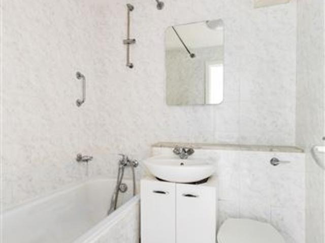 225,000 | 57 Exchange Hall, Greenhills Road, Tallaght, Dublin 24 Sherry FitzGerald Tallaght 5015 MyHome. Ie Residential