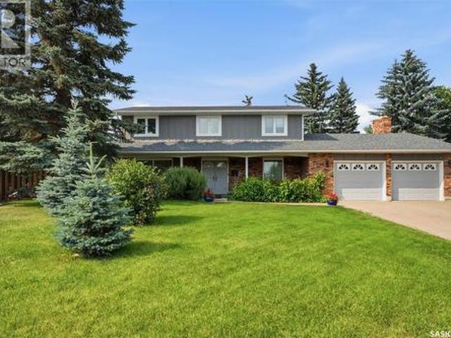 225 Clearwater Court, Saskatoon, SK, S7K 3Y9 Luxury House for sale | Listing ID SK043628 | Royal LePage Carriage Trade Luxury Properties