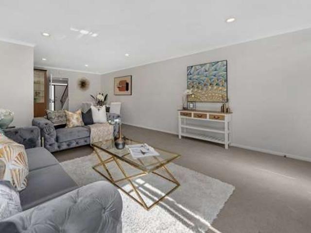 2/25 Kellaway Drive, East Tāmaki, Manukau City