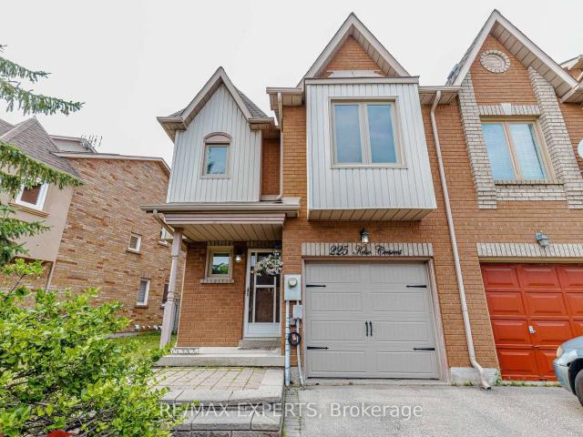 225 Kelso Crescent, Maple | 3Beds/3Bath, Townhouse, $799,900 | Condos. Ca