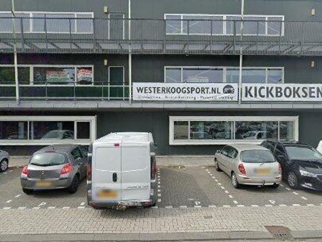 225 m2 office space for rent in Zaanstad