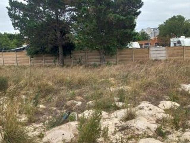 225 m² Land available in Albertinia