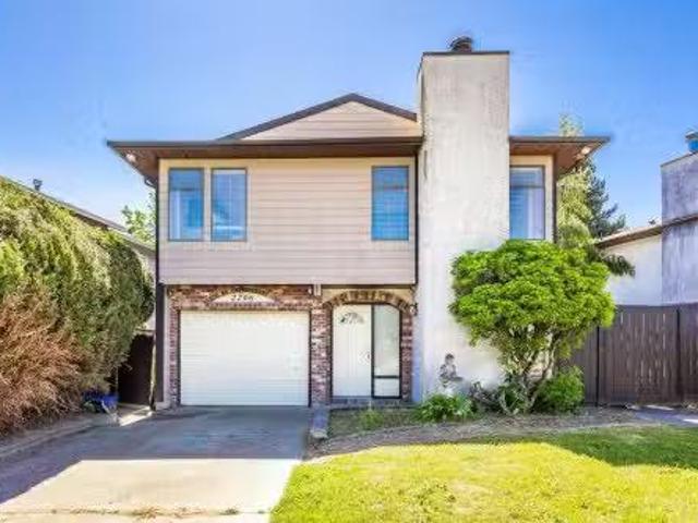 2266 Willoughby Way, Langley, BC, V2Y 1C1 house for sale Li.