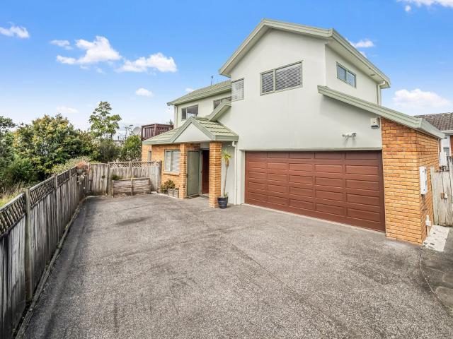 2/267 Glenfield Road, Hillcrest