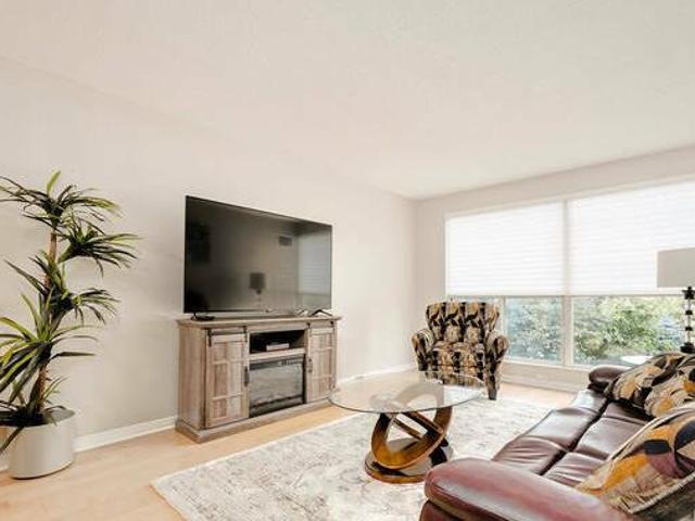 2267 Lake Shore Blvd W Toronto ON M8V 3X2