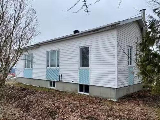 2260 Rue Johnson, Thetford Mines, QC, G6G 0L4 house for sale.