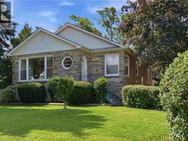 226 Highway 8 Avenue, Stoney Creek, ON, L8G 1C9 house for sale | Listing ID 40845 | Royal LePage