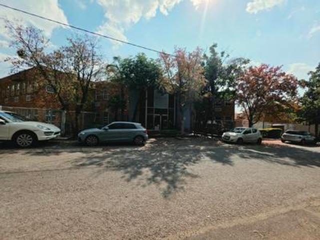 226m2 office to let in menlo park