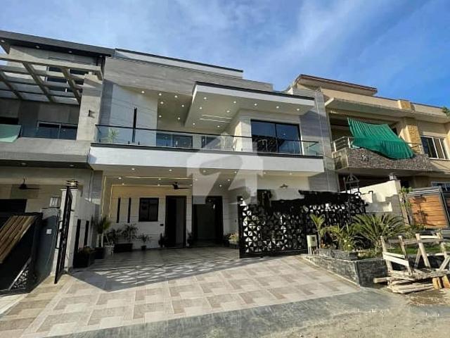 2275 Square Feet House In MPCHS Block C1 For sale