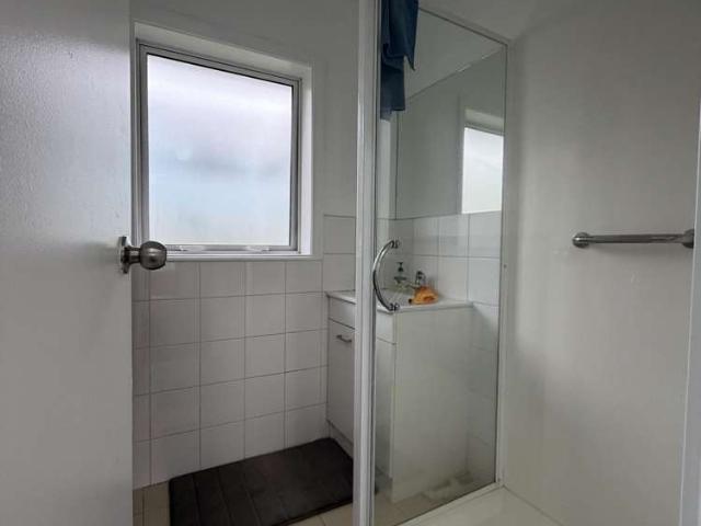 2/270 East Coast Road, Forrest Hill, North Shore City