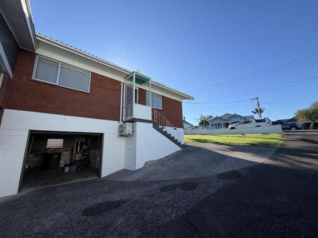 2/27 Cardwell Street, Onehunga, Auckland City