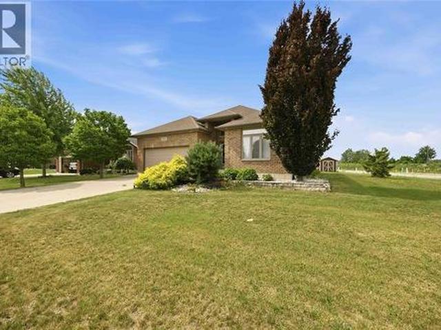 227 Clairwood Crescent, St Clair, ON, N0N 1G0 house for sale | Listing ID 26017 | Royal LePage