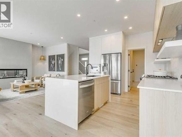 227 Lucas Common Nw, Calgary, AB, T3P 2B3 house for sale | Listing ID A2319 | Royal LePage