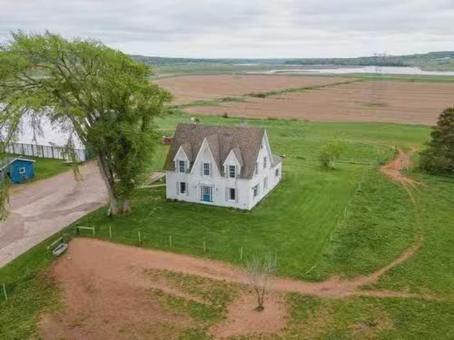 227 Southampton Road, Amherst Point, NS, B4H 3Y5 house for s.