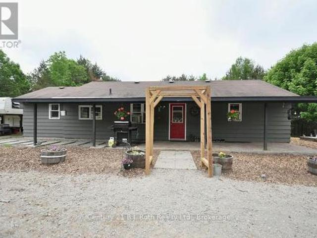 2286 Flos Ten Road E, Springwater, ON, L0L 1P0 house for sale | Listing ID S12225 | Royal LePage