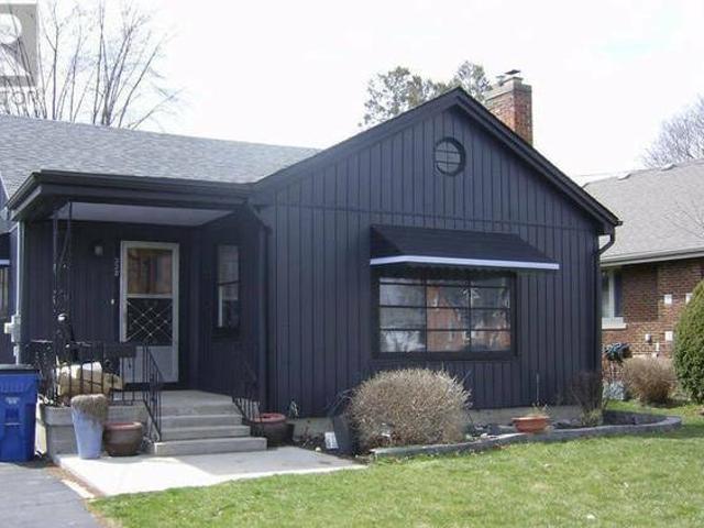 228 Delaware AVENUE North Chatham Ontario