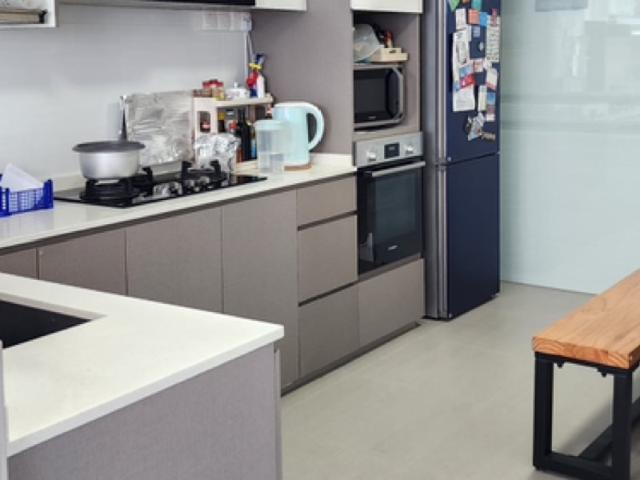 228 Serangoon Avenue 4 HDB Apartment Room Rental, $1,288, 1 Bed 1 Bath 215 sqft $5.99 psf