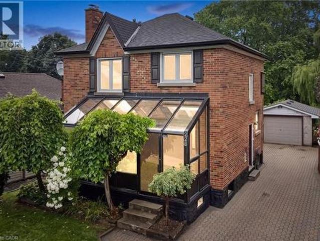 228 Waterloo Street, Kitchener, ON, N2H 3W1 house for sale | Listing ID 40858 | Royal LePage