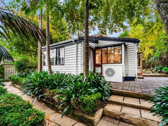 2/28A Rutherford Terrace, Meadowbank, Auckland City For Sale