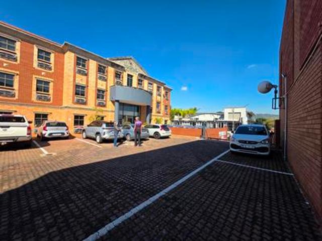 228m2 office to let at brooklyn place