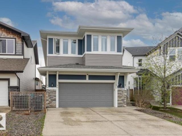 2293 A Avenue, Edmonton, AB, T5T 7B5 house for sale | Listing ID E4489 | Royal LePage