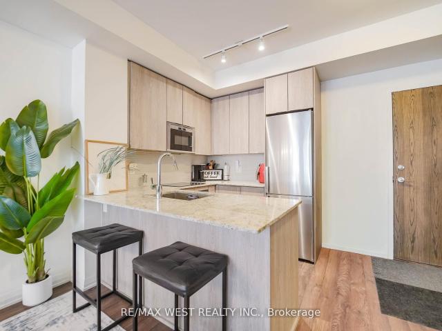 229 99 Eagle Rock Way, Maple | For Sale @ $490,000 | Condos. Ca