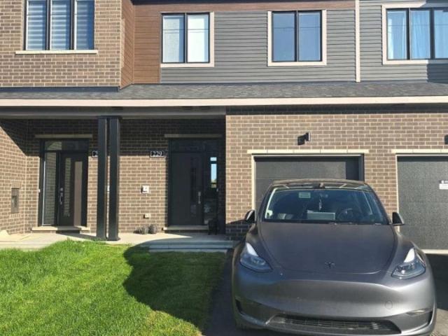 229 Bankside Way Ottawa, ON K2J6K3
