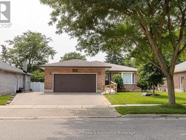 229 Briarhill Drive, Stratford, ON, N5A 7T1 house for sale | Listing ID X13675 | Royal LePage