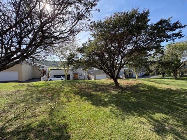 229 m² Land available in Beacon Bay