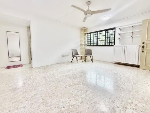 229 Serangoon Avenue 4 HDB Apartment For Sale, $599,000, 3 Bed 2 Bath 979 sqft $612.00 psf