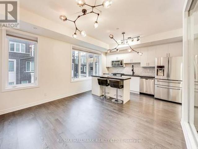 22 85 Eastwood Park Gardens, Toronto, ON, M8W 0B2 townhouse for sale | Listing ID W12052 | Royal LePage