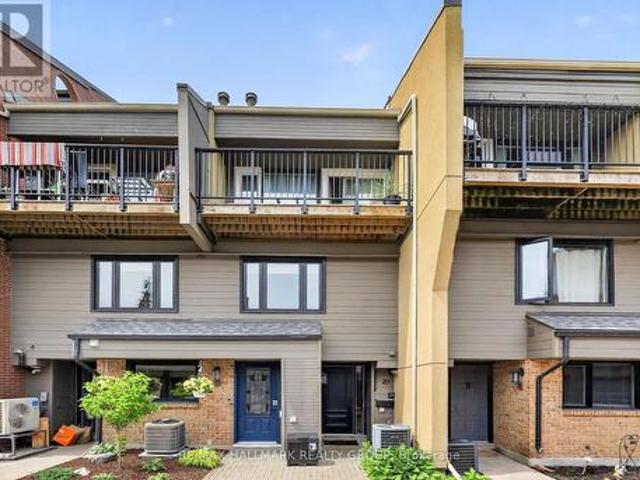 22 290 Cathcart Street, Ottawa, ON, K1N 5C4 townhouse for sale | Listing ID X13587 | Royal LePage