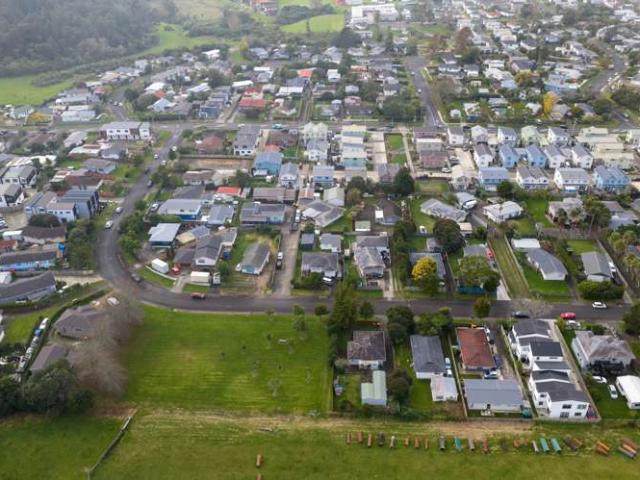 22 Tabitha Crescent, Henderson, Waitakere City