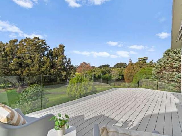 22 Tarahanga Street, Northcote Central, North Shore City