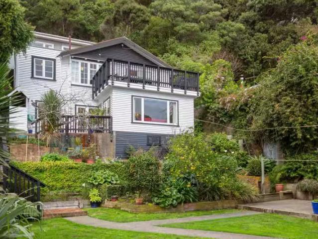 22 Tawa Street, Eastbourne, Lower Hutt City For Sale