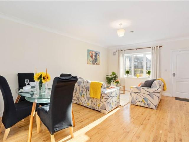 22 The Square, Innwood, Enfield, County Meath TEAM LORRAINE MULLIGAN RE/MAX Results Celbridge 4904 MyHome. Ie Residential
