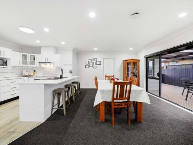 22 Tirohunga Drive, Henderson, Waitakere City