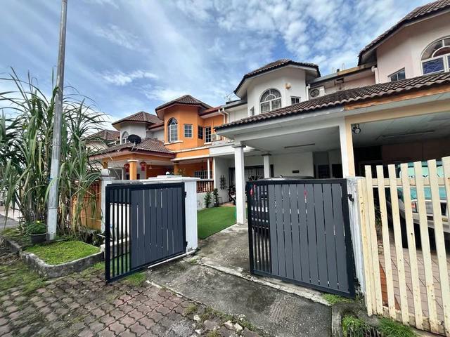 22 x 75 Double Storey House Jalan Pualam Seksyen 7 Shah Alam