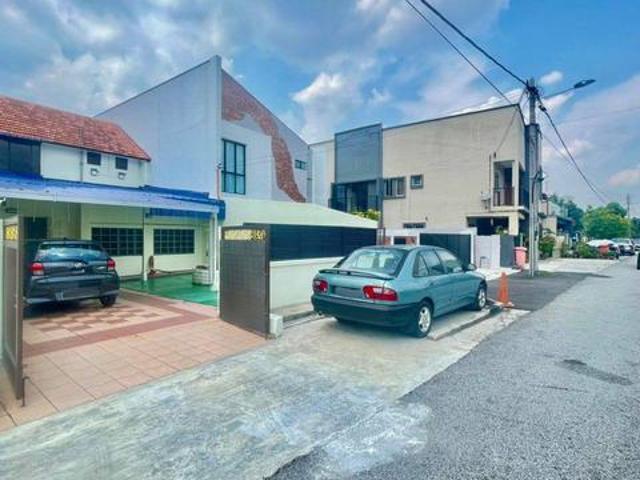 22 x 86 RENOVATED Double Storey Jalan Carey Petaling Jaya For Sale