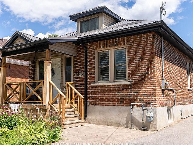 2+2 Bdrms Bungalow With New Upgrades!