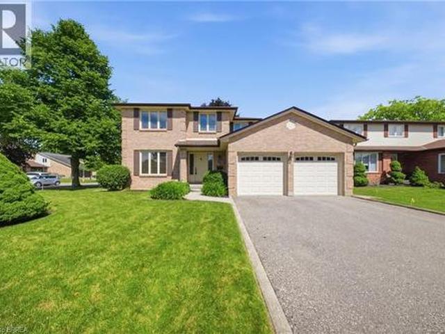 22 Colonial Crescent, Brantford, ON, N3R 7M6 house for sale | Listing ID 40840 | Royal LePage