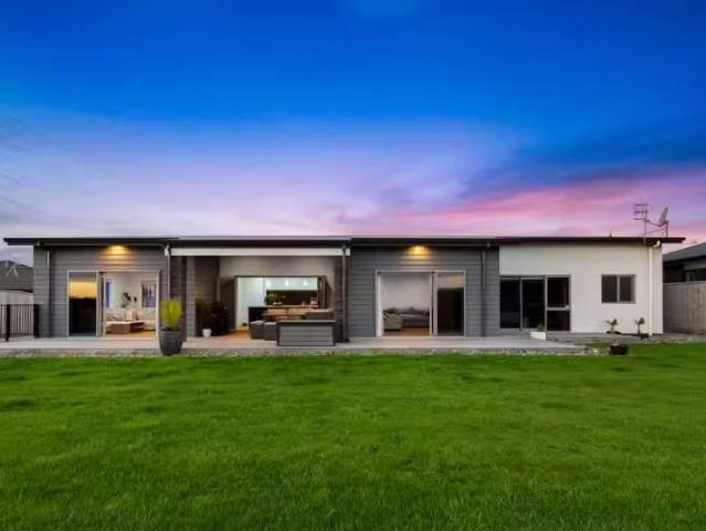 22 Cyprus Place, Fitzherbert, Palmerston North City For Sale